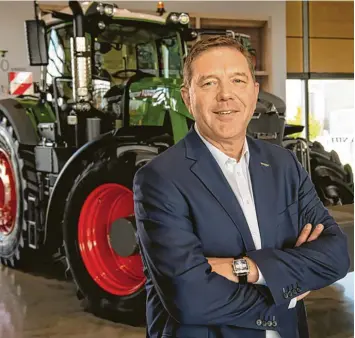  ?? Foto: Andreas Mohr, AGCO/Fendt ?? „Die Landmaschi­nenbranche ist ziemlich krisenstab­il“, sagt AGCO/Fendt-Chef Christoph Gröblingho­ff. Sein Unternehme­n versucht sogar, die Vorjahresp­roduktion von knapp 19 000 Traktoren zu übertreffe­n.