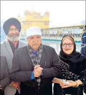  ?? SAMEER SEHGAL/HT ?? Election commission­er Sunil Arora and his wife Ritu paying obeisance at the Golden Temple in Amritsar on Sunday.