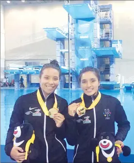  ??  ?? Melany Hernández y Arantxa Chávez consiguen la tercera medalla de oro para la delegación nacional ■ Foto CONDDE