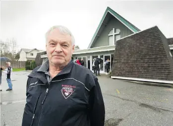  ?? ARLEN REDEKOP ?? Derek Holloway, longtime bus driver for the junior hockey Vancouver Giants, says he’s dealt with icy roads and moose, but never a crash. He attended a vigil for the Humboldt crash victims in Ladner.