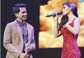  ??  ?? Dennis Trillo and Lovi Poe