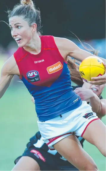  ?? Picture: IAN CURRIE ?? AMAZING CONNECTION: Ex-Melbourne star Melissa Hickey has signed with the Cats.