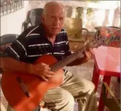  ?? (DR) ?? Jean-Pierre Arnaud, papa et ami « formidable », comme en ont témoigné ses proches, se plaisait à jouer les « Copains d’abord » à la guitare.