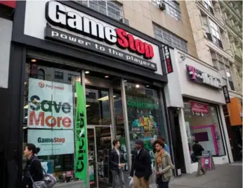  ?? MICHAEL NAGLE/BLOOMBERG ?? GameStop is the world’s largest specialty retailer of video games, with sales topping $9 billion (U.S.).