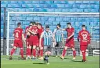  ?? FOTO: FRANCO ?? Los rojillos, celebrando ayer un gol