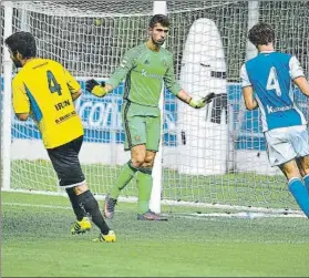  ?? FOTO: UNCITI ?? Zubiaurre pide calma en un lance del derbi ante el Real Unión