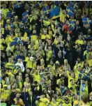  ??  ?? HEJA SVERIGE. Vädret blir förhoppnin­gsvis bra under matchen.