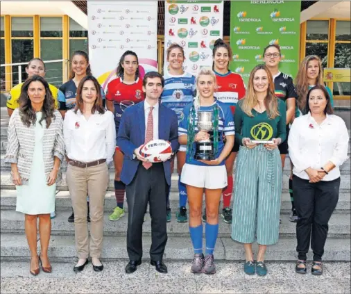  ??  ?? PUESTA DE LARGO. La Liga Iberdrola de rugby se presentó ayer en el CSD y comenzará mañana sábado.