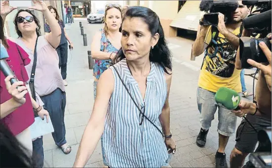  ?? PERE DURAN / NORD MEDIA ?? Nancy Londoño a su llegada a los juzgados de Santa Coloma de Farners, ayer por la mañana