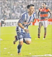  ?? ARCHIVO / EXPRESO ?? Remontada. Emelec logró revertir un 0-2 en contra de local en 2012. El hincha fue clave.