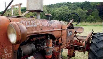  ??  ?? The AC D270 is the model before the D272. Colin has owned this tractor for a good 40 years