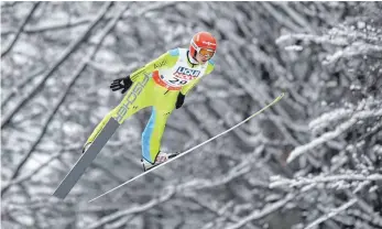  ?? FOTO: AFP ?? Bronzeflug – Richard Freitag feiert nach seinem schlimmen Sturz ein traumhafte­s Comeback.