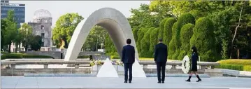  ??  ?? Barack Obama est le premier président des Etats-Unis en exercice à se rendre au mémorial d’Hiroshima.