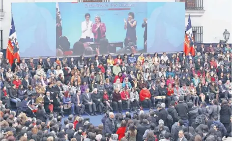  ??  ?? ► La ceremonia de septiembre pasado, cuando la Presidenta Michelle Bachelet promulgó la ley.