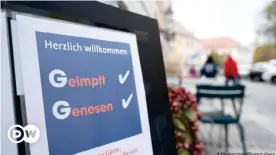  ?? ?? Надпись перед одним из ресторанов в Германии: "Добро пожаловать. Привит. Переболел"