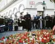  ?? Foto: Fohringer, dpa ?? Imame und muslimisch­e Religionsl­ehrer gedenken in Wien der Opfer des Terror‰ angriffs.