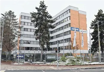  ?? FOTO: HECKMANN ?? Das Gelände der Firma Hensoldt in der Ulmer Weststadt zwischen Wörth- und Sedanstraß­e. Die Bundeswehr hat sich auf dem Areal eingemiete­t. Reichsbürg­er sollen ein- und ausgegange­n sein.