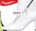  ??  ?? GIVENCHY