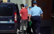  ?? (Photo Masi) ?? Incarcerat­o Mattia Del Zotto mentre arriva in tribunale