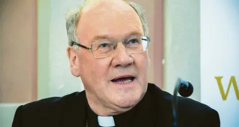  ?? Foto: sba, kna ?? Ein Oberhirte, der schweren Vorwürfen ausgesetzt ist: Bischof Alois Schwarz – inzwischen von Klagenfurt nach St. Pölten versetzt.