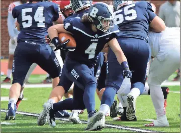  ?? Jeremy Stewart / RN-T ?? Berry’s Austin Lowe (4) runs around the center of the line during the first quarter Saturday against Huntingdon at Valhalla.