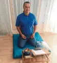  ?? Foto: Markus Bär ?? Er meditiert seit sieben Jahren, bezeichnet sich aber als Anfänger: Meditation­slehrer Thomas Flott.