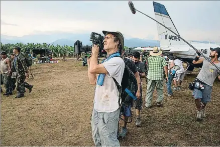  ?? UNIVERSAL PICTURES ?? Doug Liman, durante el rodaje de Barry Seal: el traficante, en el año 2015