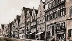  ?? Foto: Archiv ?? Ein historisch­es Bild der Reichsstra­ße in Donauwörth. Das Wagenknech­thaus ist das sechste von rechts.