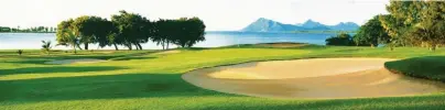  ?? Fotos: Beachcombe­r Resorts & Hotels ?? Bei den traumhafte­n Golfplätze­n auf Mauritius mit ihren satten Grüns und riesigen Sandbunker­n schlagen die Herzen der Sportler höher.