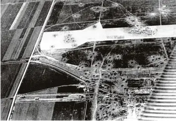  ?? Foto: Archiv Stadt Leipheim ?? Dieses Foto zeigt den zerbombten Fliegerhor­st Leipheim nach dem Zweiten Weltkrieg.