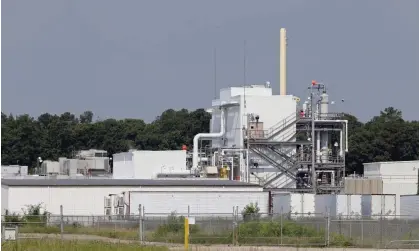  ?? Gerry Broome/AP ?? Chemours’ manufactur­ing plant at Fayettevil­le Works. Residents face ‘an environmen­tal human rights crisis’, the complaint says. Photograph: