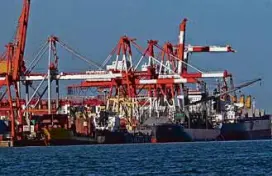  ??  ?? New Cebu Internatio­nal Container Port Project