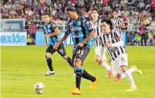  ?? ARCHIVO: HÉCTOR SANTOY ?? En 2015, Dinho jugó con la camiseta de Querétaro