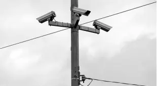  ??  ?? Vendrán más cámaras de seguridad para Irapuato.fotos/marco Bedolla