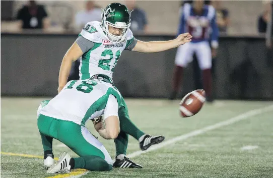  ?? PAUL CHIASSON/THE CANADIAN PRESS ?? Tyler Crapigna was wide on this 45-yard field-goal attempt to allow Montreal to hang on with a 17-16 victory over Saskatchew­an on Thursday.