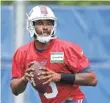  ?? KEVIN HOFFMAN, USA TODAY SPORTS ?? Injuries and poor play have limited 2013 first-round draft pick EJ Manuel, left, to 15 games over two seasons with the Bills. He’s fighting Matt Cassel, right, and Tyrod Taylor for the starting job in Buffalo.