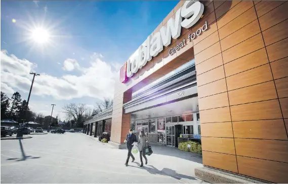  ?? PETER J. THOMPSON ?? Some of Canada’s largest grocers and bread producers could pay a hefty price if they are convicted in an alleged industry-wide scheme to fix bread prices. But analysts say they won’t suffer a large-scale loss of business. Loblaw and its parent George...