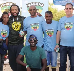  ??  ?? ZIGGY MARLEY poses with Ethiopian-Israeli youth last week at the Shuni Ampitheate­r in Binyamina.