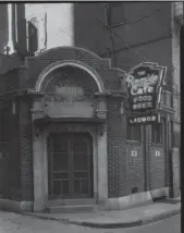  ?? WALTER D. NICE/DISPATCH FILE PHOTO ?? Ringside Cafe, 19 N. Pearl St., has operated continuous­ly as a restaurant and tavern under various names since 1897 except during Prohibitio­n, when it was called The Jolly Gargoyle.