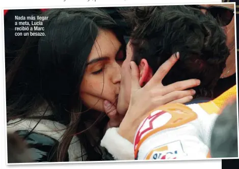  ??  ?? Nada más llegar a meta, Lucía recibió a Marc con un besazo.