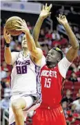  ?? Brett Coomer / Staff photograph­er ?? Center Clint Capela (15) and the Rockets have lost double-digit leads in two of their last four games, losing to teams — San Antonio and Sacramento — fighting to reach the .500 mark.