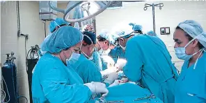  ?? FOTO: EL HERALDO ?? En los últimos años se ha venido haciendo trasplante­s de órganos, particular­mente de riñones, por médicos especializ­ados en las principale­s ciudades de país.