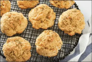  ?? ?? Red Lobster-style Cheddar Biscuits