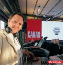  ??  ?? Carlos Schuster ofreció una selección de bocaditos y tragos para celebrar y Martin Repila le puso música al evento. Las finalistas fueron maquillada­s por el staff de Mabby Autino. Martín Repila. “Para ganar una tiene que demostrar actitud. No sólo es ser linda.” (Agustina Pivowarchu­k)