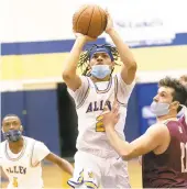  ?? DOUGLAS KILPATRICK / SPECIAL TO THE MORNING CALL ?? Allen’s Mel Copeland drives to the basket while being defended by Whitehall’s Zackery Hartman in the first quarter at Allen High School on Saturday.
Allen beat Whitehall 6441.