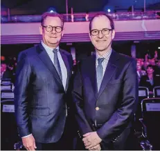  ?? FOTO: BRETZ ?? Der Brexit ist ein Thema der Neujahrsem­pfänge: Der britische Botschafte­r Sebastian Wood (r.) und Andreas Schmitz, Präsident der IHK Düsseldorf.