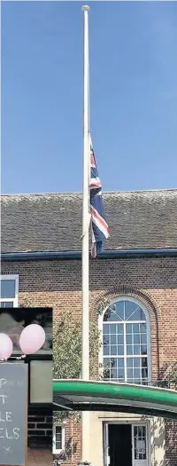  ??  ?? The Union Flag flies at half-mast outside Farnboroug­h Road Junior School in Birkdale