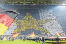  ?? FOTO: DPA ?? Die Dortmunder Südtribüne während eines Länderspie­ls.