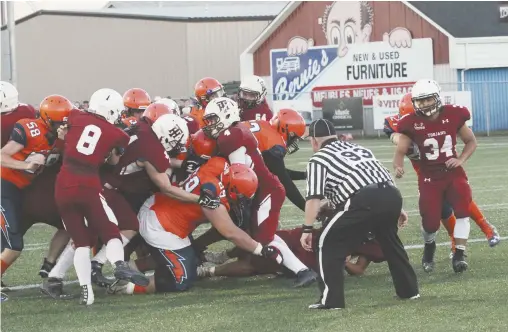  ??  ?? L’entraîneur des Olympiens de l’école L’Odyssée de Moncton a posé un bon geste en retirant ses joueurs du match contre les Titans de Tantramar High School. - Archives