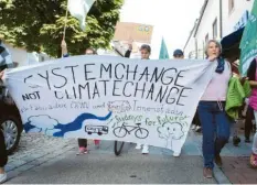  ?? Foto: Christof Paulus ?? Kurz vor der Kommunalwa­hl planen die Fridays for Future in Neuburg einen weiteren Klimastrei­k. Sie wollen an die künftigen Politiker appelliere­n.